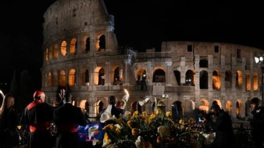 El papa Francisco preparó las lecturas pero no pudo participar del tradicional Vía Crucis en el Coliseo