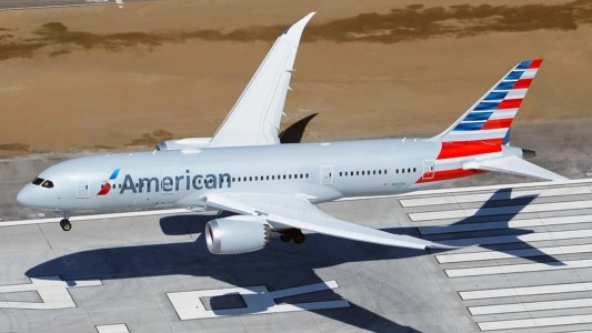 Un avión de American Airlines que iba a Miami regresó a Ezeiza por humo en la cabina