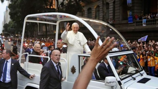 Adiós al Papa: la Federación Internacional del Automóvil envió sus condolencias a los argentinos a través del ACA