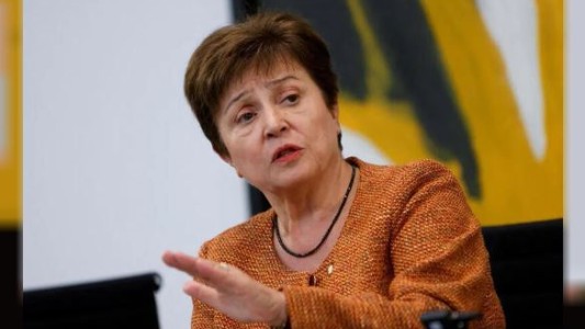 "Dólares debajo del colchón y Dios sabe dónde", la curiosa frase de la jefa del FMI sobre la Argentina