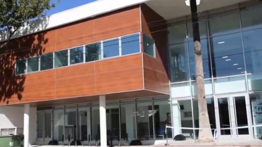 "Olvidaron sacar el electrobisturí": una madre y su beba recién nacida sufrieron quemaduras en una cesárea