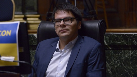 Nieto: "El PRO sigue firme, los que tenían un precio ya se fueron"