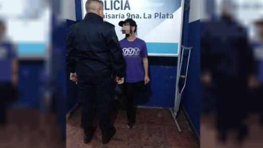 Cayó preso el delincuente con muletas que intentó robar en una casa de La Plata