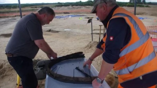 “Nunca habíamos excavado una así": hallaron en Escocia una rueda de carro de la Edad de Hierro