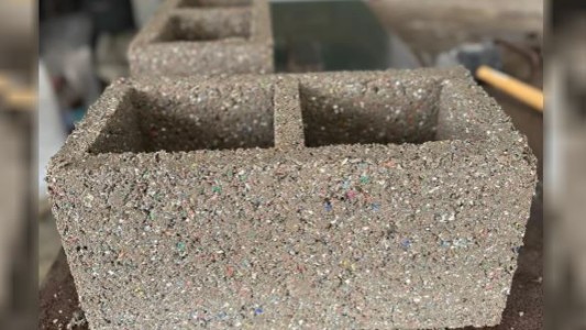 Con plástico reciclado desarrollan "ecobloques" para construir viviendas