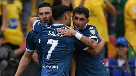 Racing goleó 4-0 a Bucaramanga y es el único líder de su grupo en la Copa Libertadores