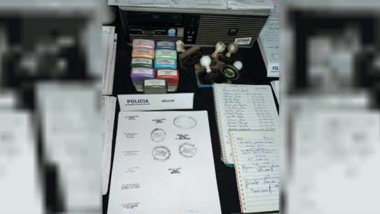 La Plata: un enfermero fue detenido por vender certificados truchos con sellos de hospitales