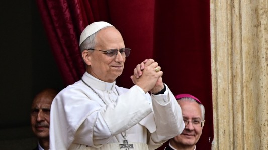 El papa León XIV llamó a los "grandes hombres del mundo" a detener la guerra durante la oración Regina Coeli