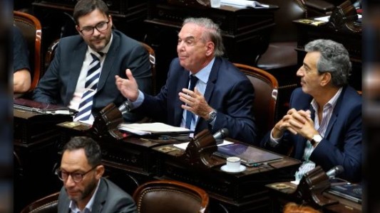 $Libra: la oposición busca sesionar pero le exige a Menem que garantice la presencia de los ministros