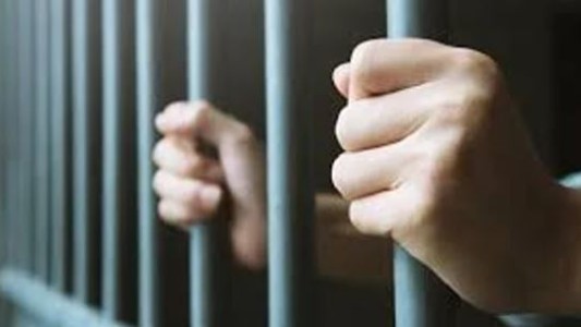 Mató a cuchillazos a su mejor amigo tras sorprenderlo teniendo sexo con la madre de sus cinco hijos