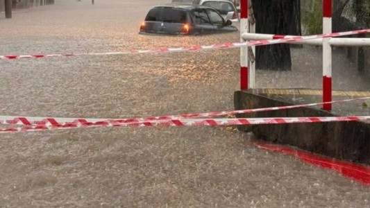 Defensa Civil emite alerta crítica: "No transitar" en el norte y oeste bonaerense por el temporal