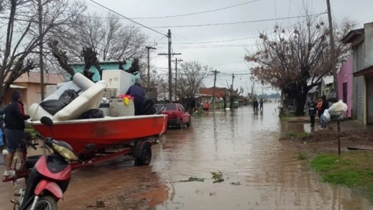 “El arroyo de 15 metros ahora tiene un kilómetro”: Campana desbordada por la inundación