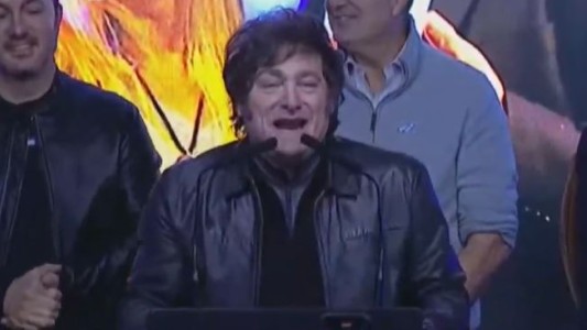 Javier Milei: "Hoy se pintó de violeta el bastión amarillo"