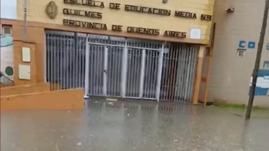 Se inundó una escuela y encima la saquearon