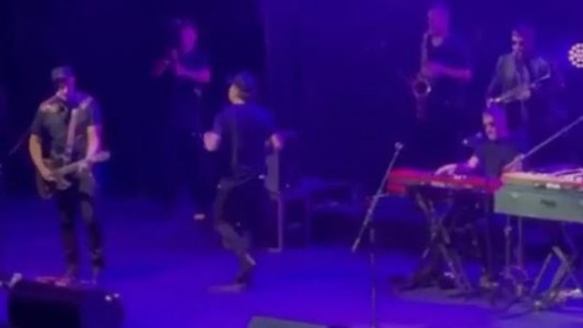 Andrés Calamaro fue abucheado en Colombia y tuvo que abandonar el escenario