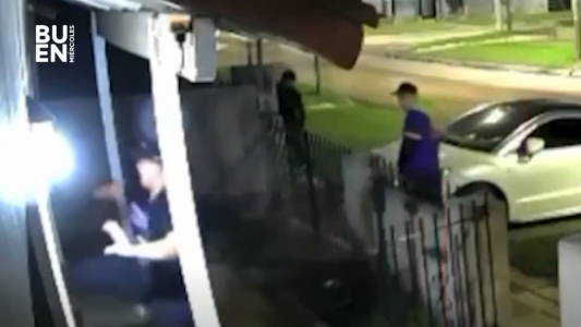 Terror en Lomas de Zamora: intentaron tirarle la puerta a patadas para robarle