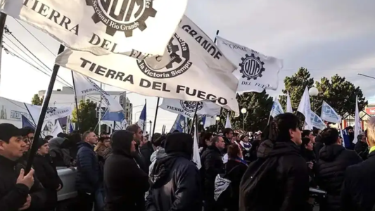 Paro total en Tierra del Fuego contra la eliminación de aranceles a productos electrónicos