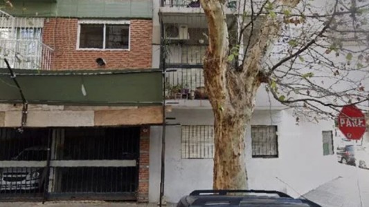Encuentran a una pareja y sus dos hijos muertos en un departamento de Villa Crespo e investigan un crimen intrafamiliar