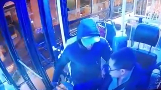 Video: así fue el brutal ataque al chofer de la línea 126 de colectivos