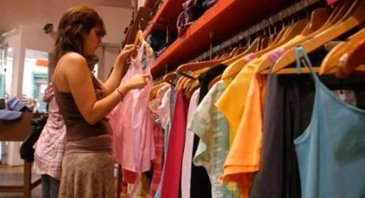 El consumo de ropa importada ya es mayor que la nacional