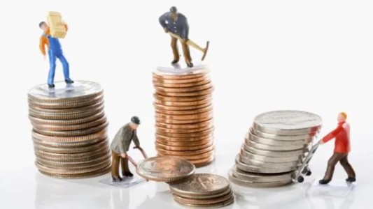 La UBA y el Conicet dicen que el poder adquisitivo del salario mínimo cayó 32% real en el gobierno de Milei