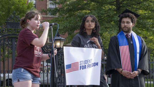 Estados Unidos suspende la tramitación de visas para estudiantes extranjeros