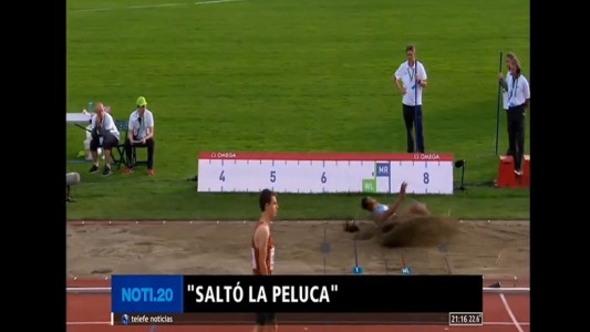 A esta atleta nigeriana se le voló la peluca y le jugó muy en contra