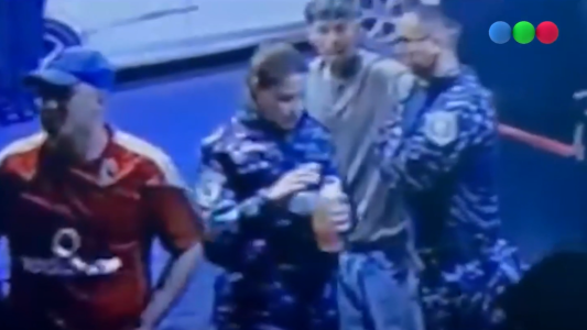 Video: el "brindis" de los policías