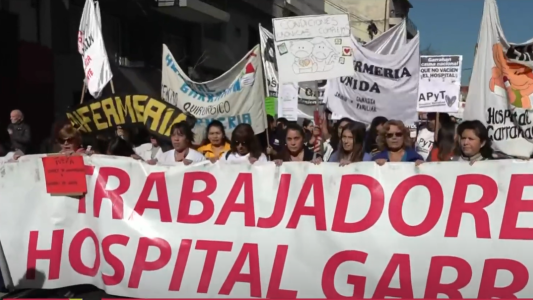 Médicos del Garrahan marchan hacia Plaza de Mayo