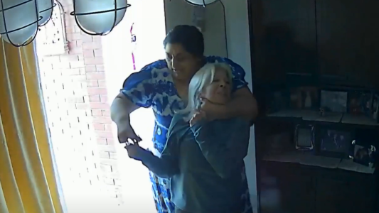 Violenta entradera a una mujer de 75 años: le pegaron, la mordieron y la ahorcaron