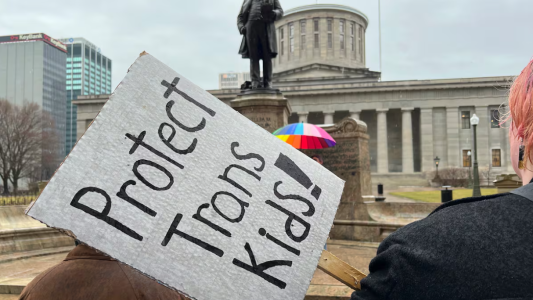 Corte Suprema de Estados Unidos avala ley que prohíbe transición de género para menores