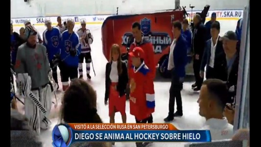 Maradona se anima al hockey sobre hielo