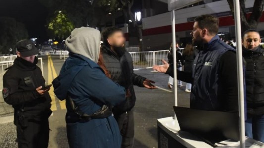 Identificaron a dos deudores alimentarios en la previa de un recital en River