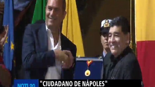 Maradona en Nápoles como "ciudadano honorario" de la ciudad