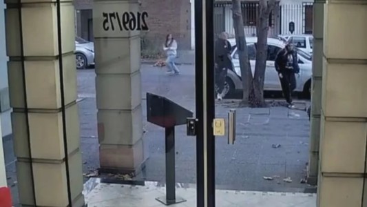 Brutal asalto en Lanús: delincuentes atacaron a tres mujeres y les sacaron el auto a plena luz del día