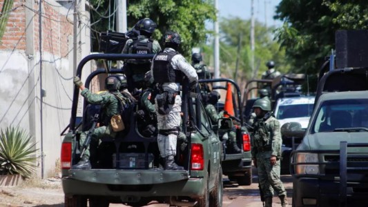 México: encuentran 20 cuerpos, algunos decapitados, en una autopista de Sinaloa