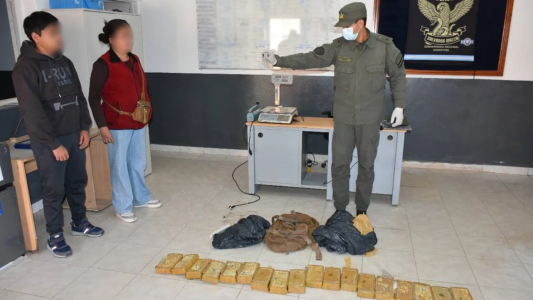 Intentó cruzar la frontera con una mochila con 18 kilos de cocaína: quedó detenido