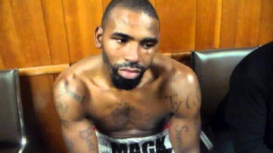 Boxeador gay le dio una paliza a un hombre que lo atacaba con comentarios homofóbicos en las redes sociales