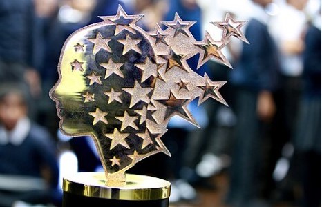 Premio Global a la Enseñanza: abre una nueva edición del concurso que premia con un millón de dólares al mejor maestro del mundo