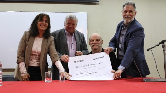 La UBA le otorgó el título Honoris Causa a Martín Caparrós