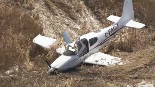 Choque de aviones en pleno vuelo en Canadá: dos pilotos muertos
