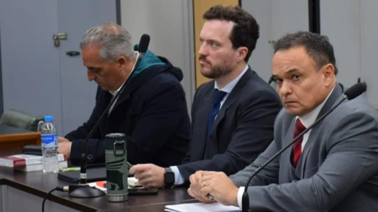 Creía que su esposa lo engañaba e intervino su celular: piden 5 años de cárcel para un ex secretario judicial