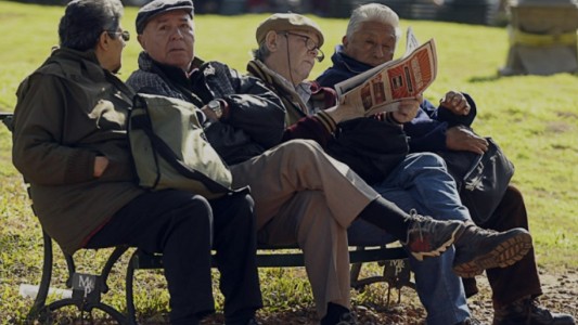 Envejecimiento acelerado: Argentina ya tiene una relación 1:1 entre nacimientos y defunciones