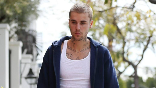 Justin Bieber lanza su séptimo disco "Swag"