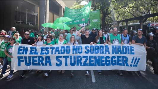 ATE se movilizó al Ministerio de Desregulación en la previa de la Marcha Nacional de Salud