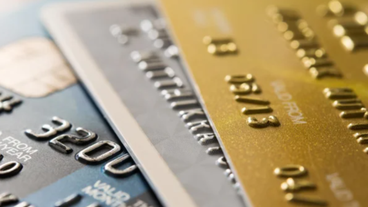 Datos oficiales: crece la cantidad de argentinos que no pueden pagar la tarjeta de crédito