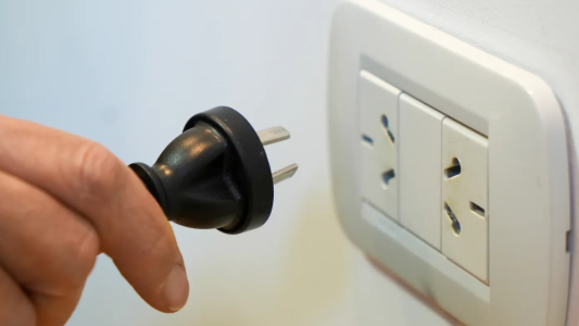 Amplian el consumo subsidiado de luz a usuarios que no tienen acceso al gas