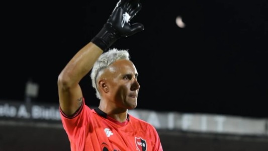 Escándalo en Newell's: Keylor Navas se declaró en rebeldía y se niega a jugar