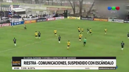 Suspenden la final del ascenso a la B Nacional entre Riestra y Comunicaciones por invasión de cancha