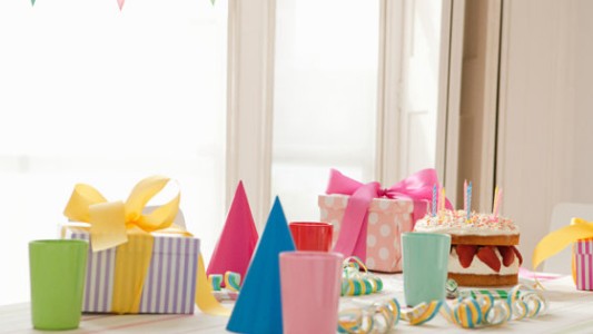 La foto que conmovió las redes sociales: la nena que festejó su cumpleaños y sólo fue una amiga a su fiesta